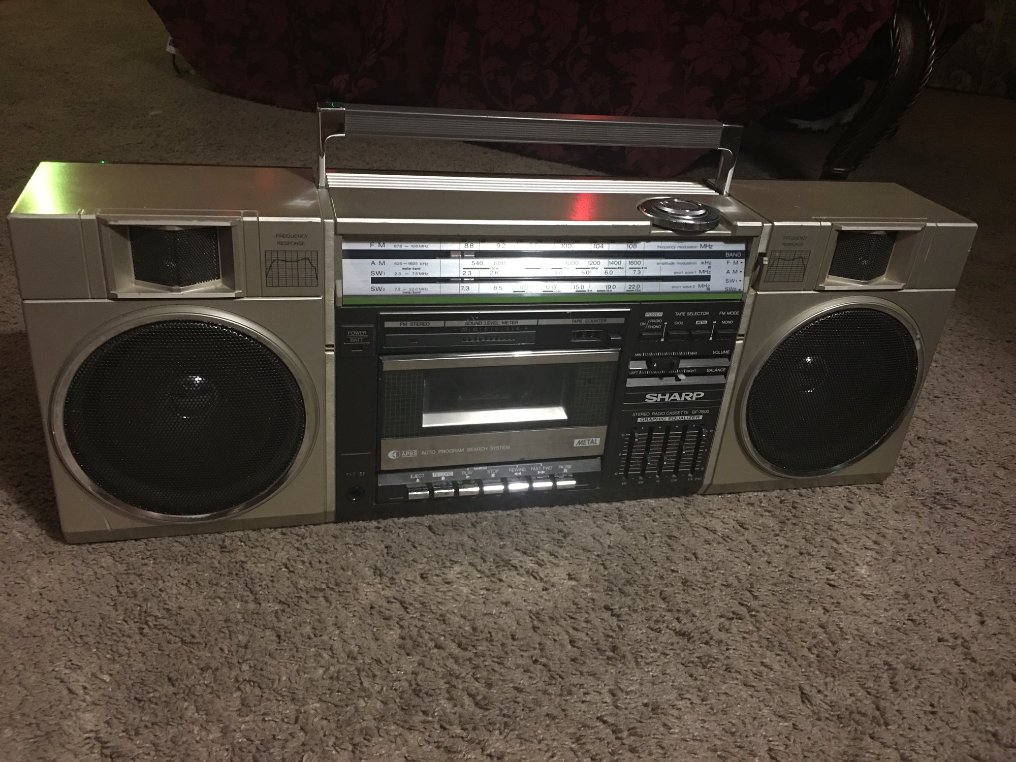 Red Sharp boombox | Stereo2Go forums