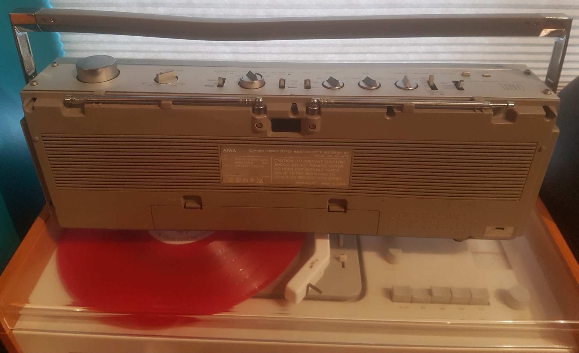 Aiwa CS-W7E Micro Stereo Radio Cassette Boombox 2.jpg