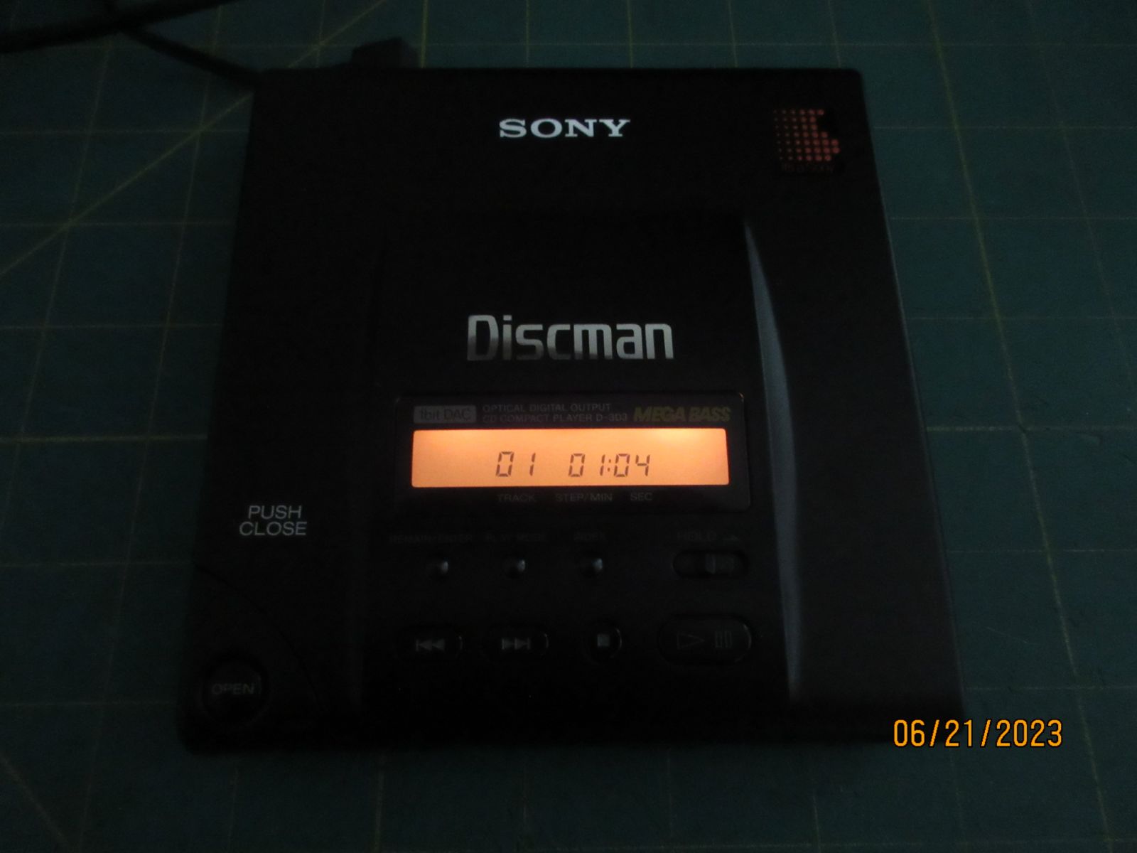 Sony Discman D303 (1991) - Capacitor replace & pictures | Stereo2Go forums