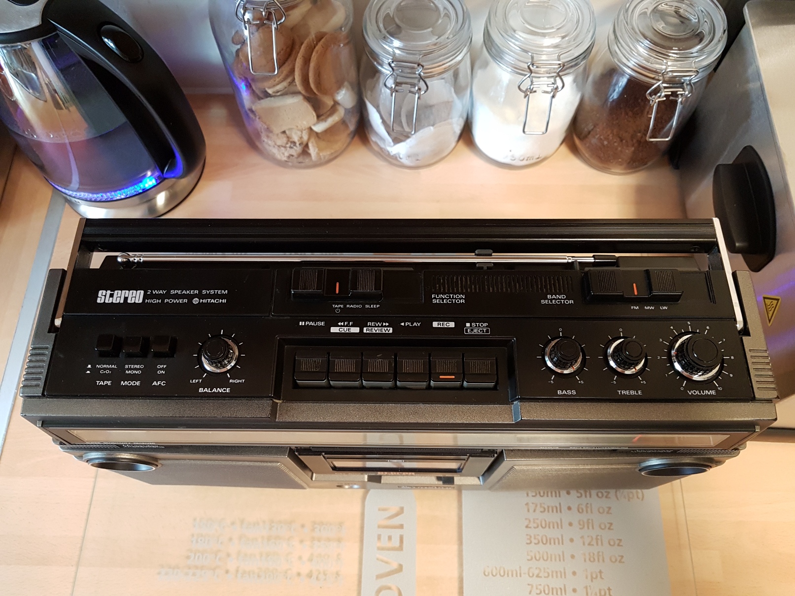 Hitachi TRK-5280E Stereo Radio Recorder - April 2019 (17).jpg