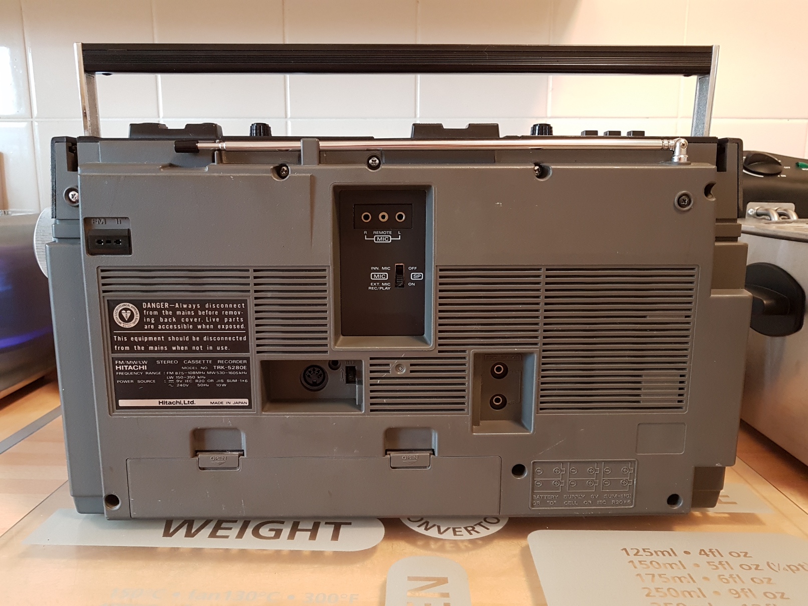 Hitachi TRK-5280E Stereo Radio Recorder - April 2019 (26).jpg