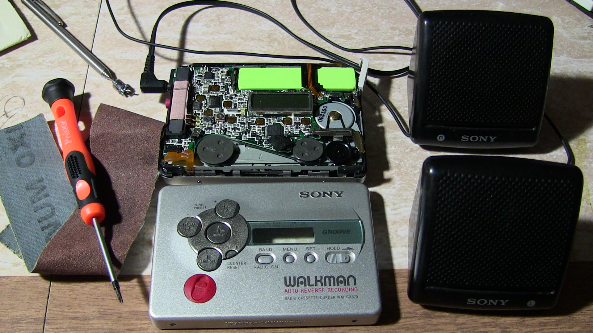 IMG_0445 Sony Walkman auto reverse recording radio cassette-corder WM-GX670.JPG
