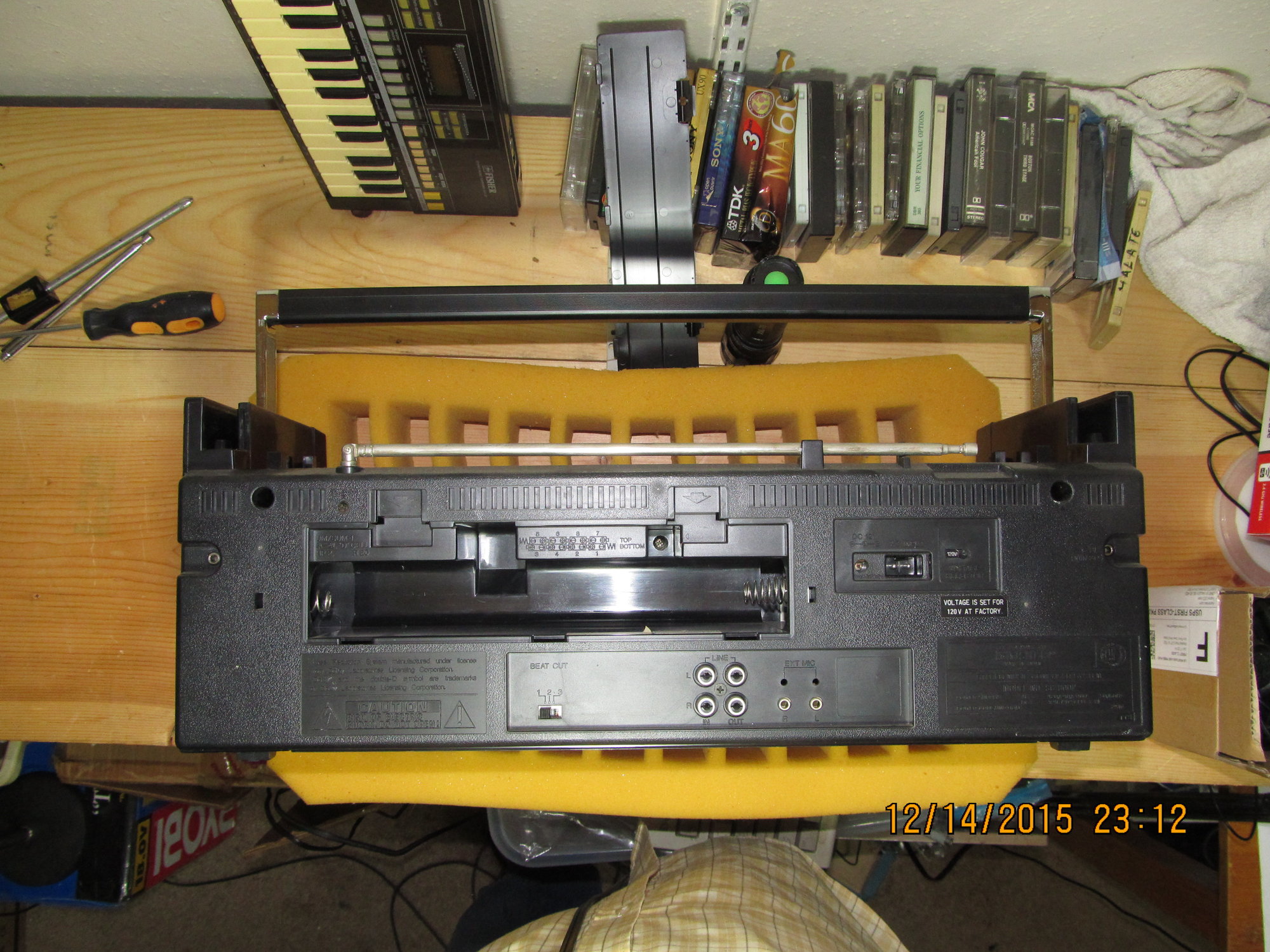 IMG_3350 Fisher SC-300K keyboard boombox.JPG