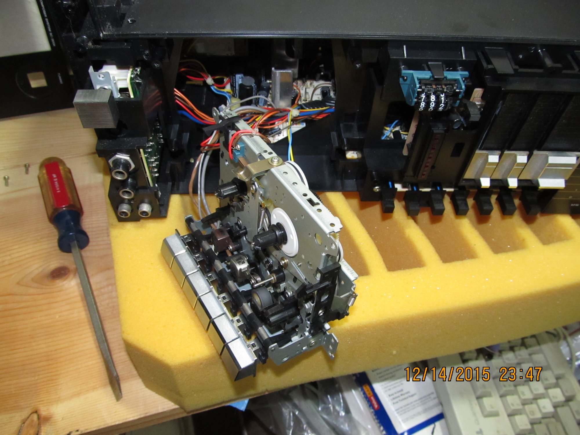 IMG_3356 Fisher SC-300K keyboard boombox.JPG