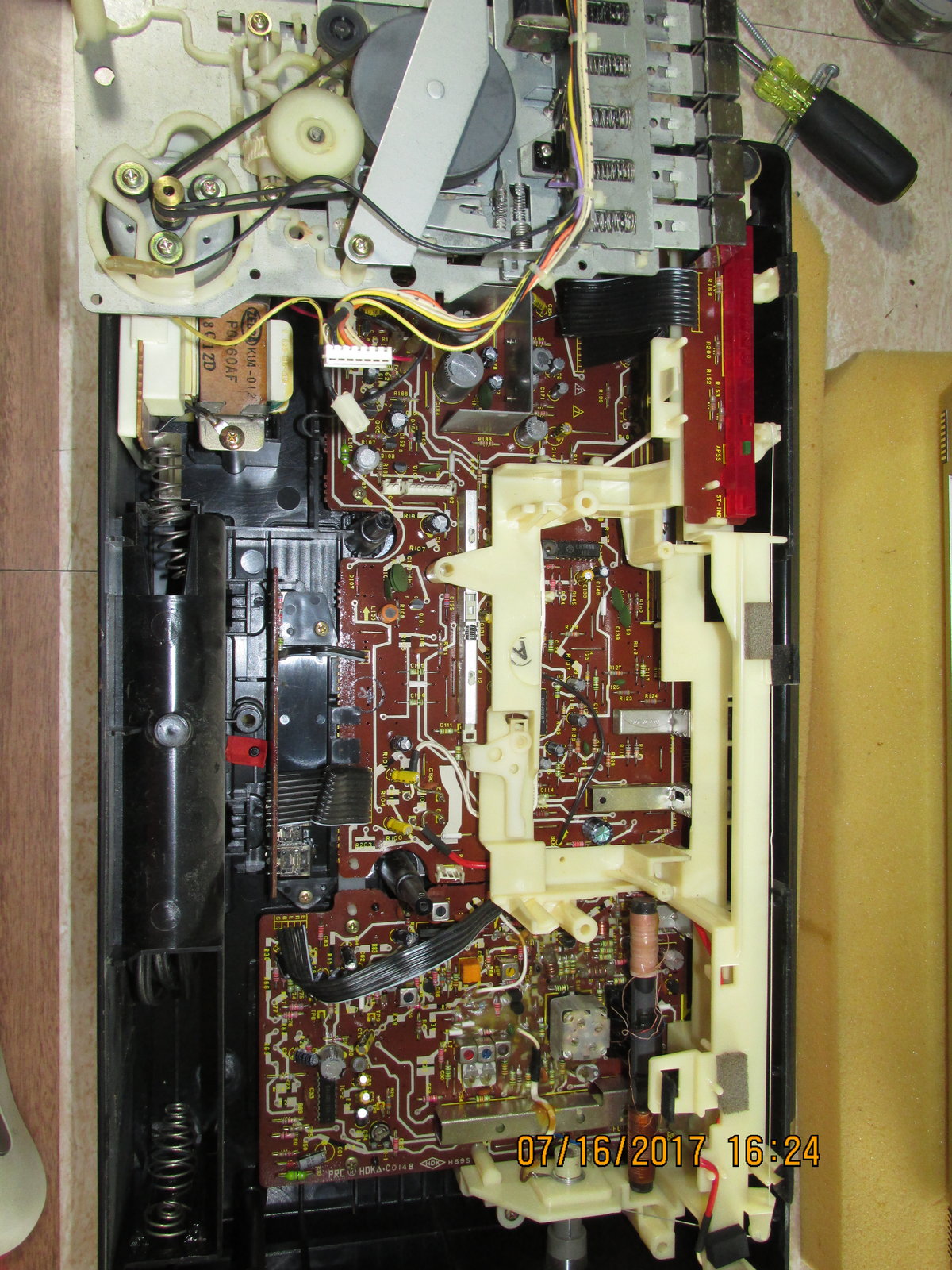 IMG_6805 Sharp GF-6060 behind tape deck main board view.JPG