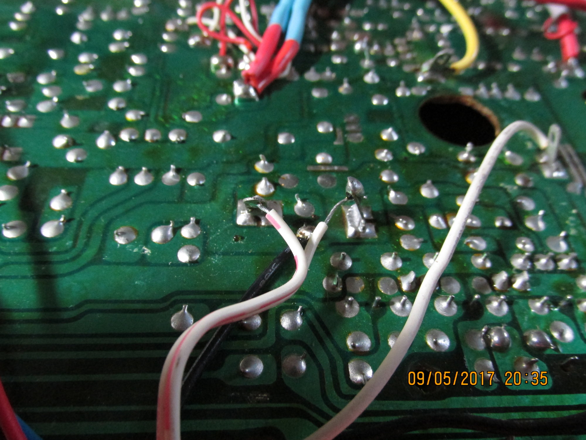 IMG_7358Lasonic TRC-918 red close deck motor wires.JPG
