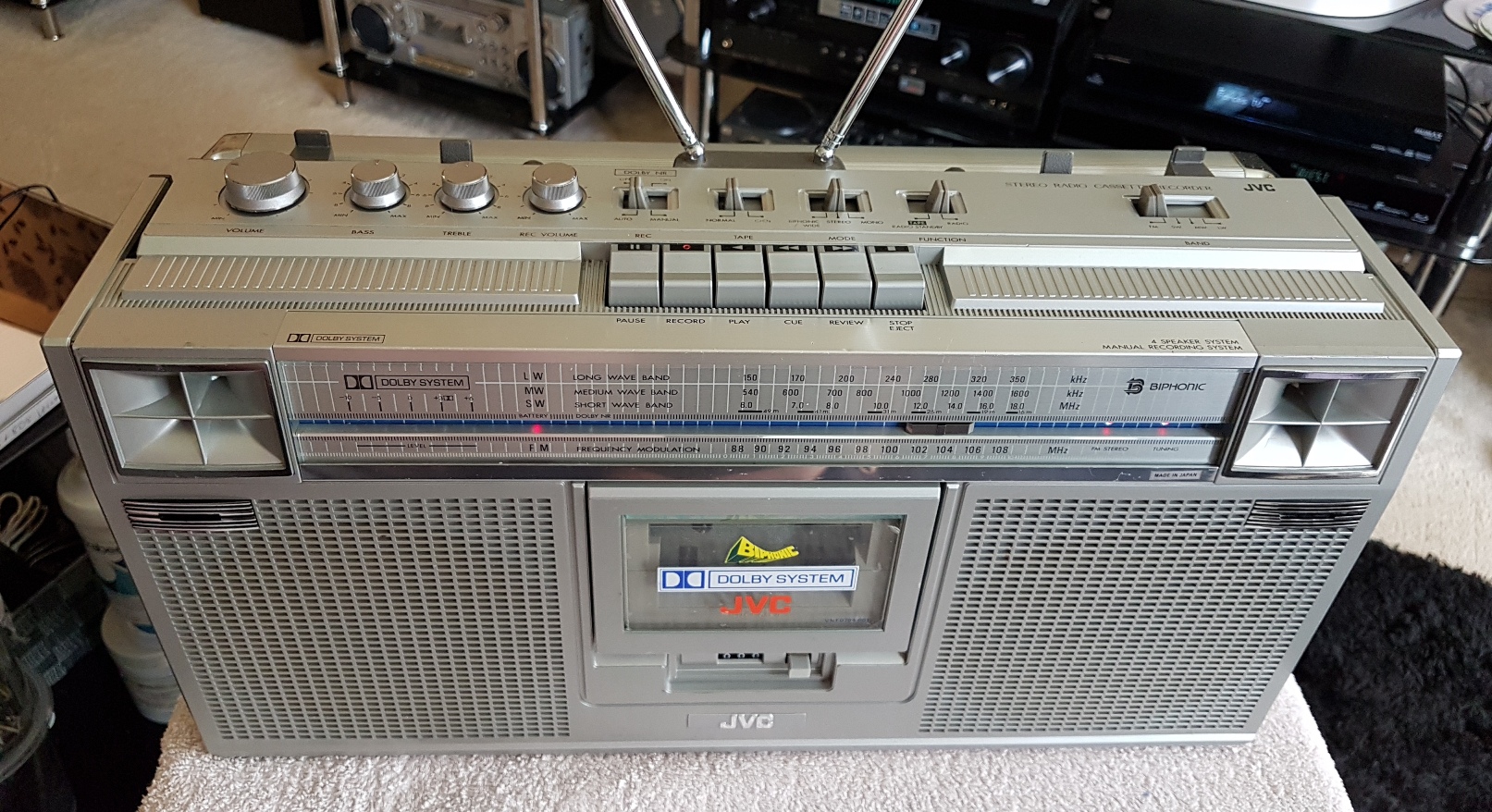 JVC RC-656LB Stereo Radio Recorder - April 2018 (13).jpg