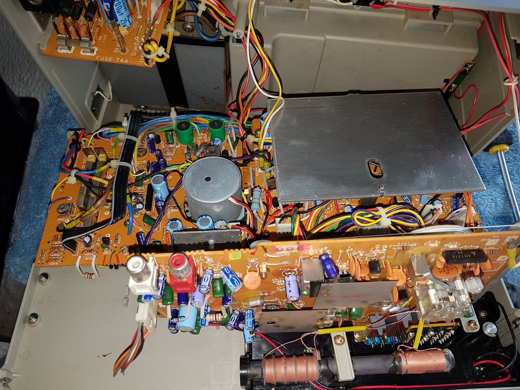 Mark's Amstrad 8090 Stereo Radio Recorder - February 2020 (1).jpg