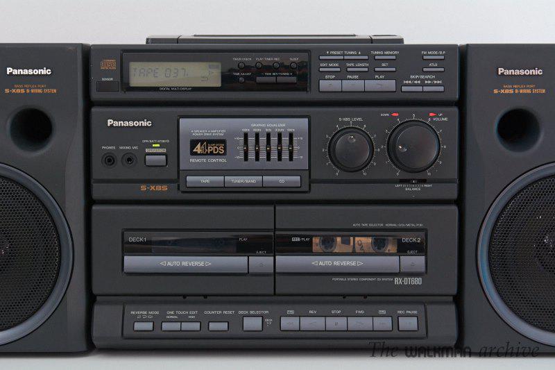 Panasonic_2520Boombox_2520RX-DT680_252004.jpg