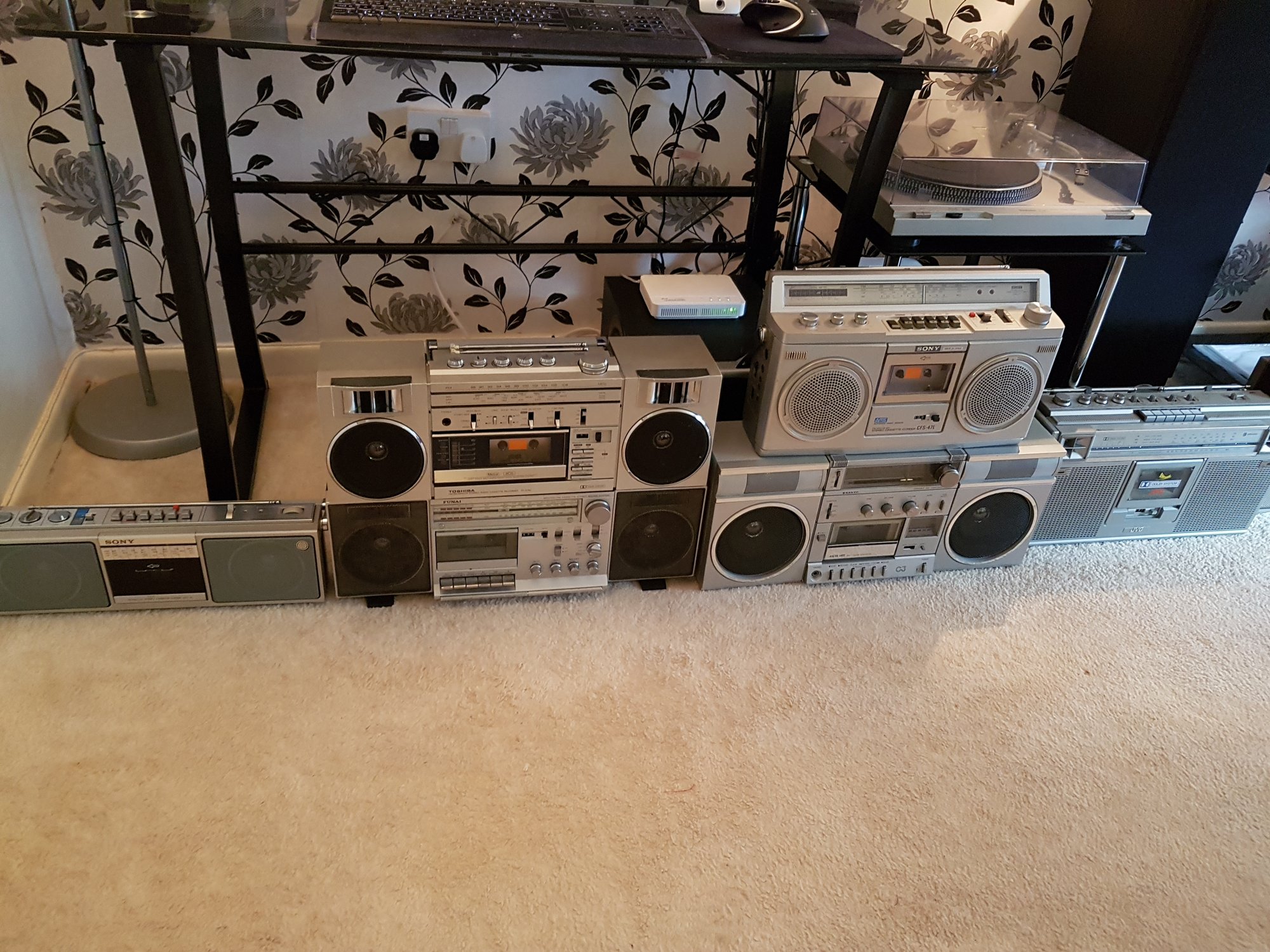 Portable Stereo Group Shots (10).jpg