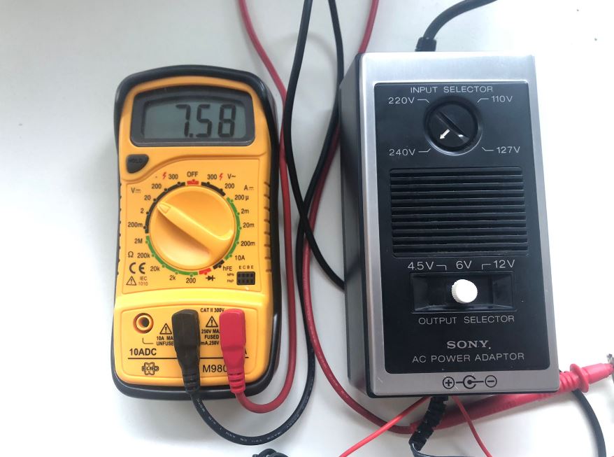 Sony AC-122 - no 072 - 6V.JPG