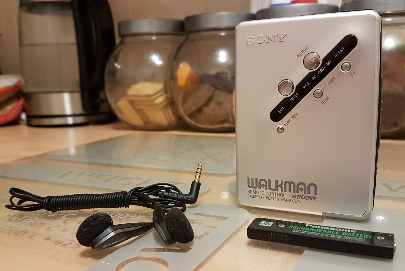 Sony WM-EX674 Walkman - April 2017 (9).jpg