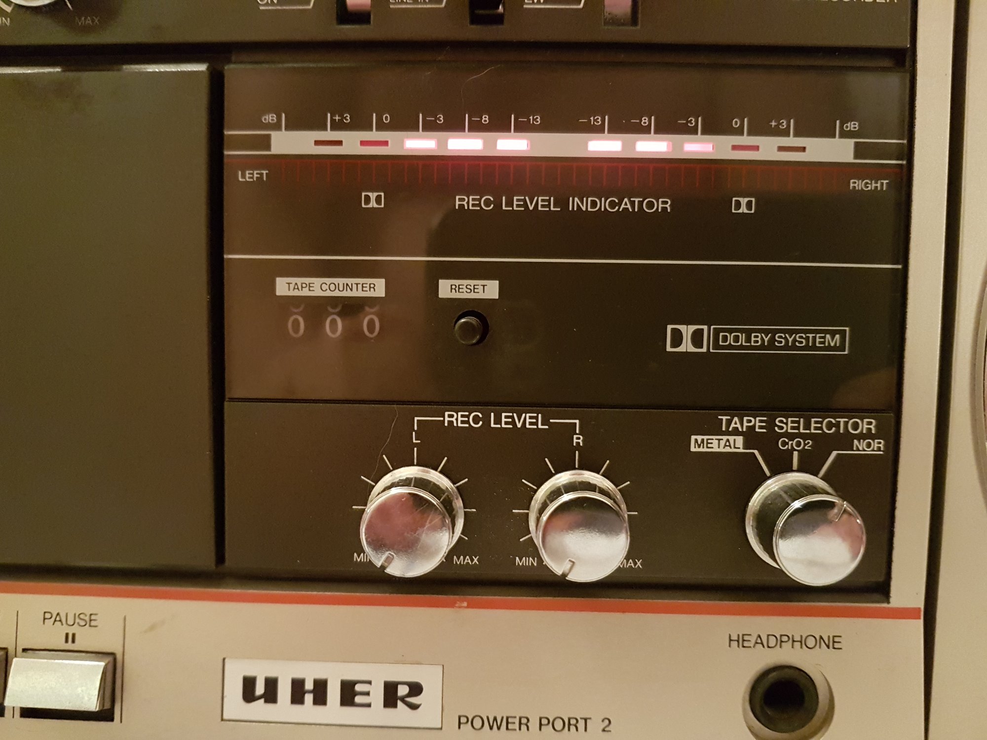 Uher Power Port 2 Stereo Radio Cassette Recorder - January 2017 (8).jpg