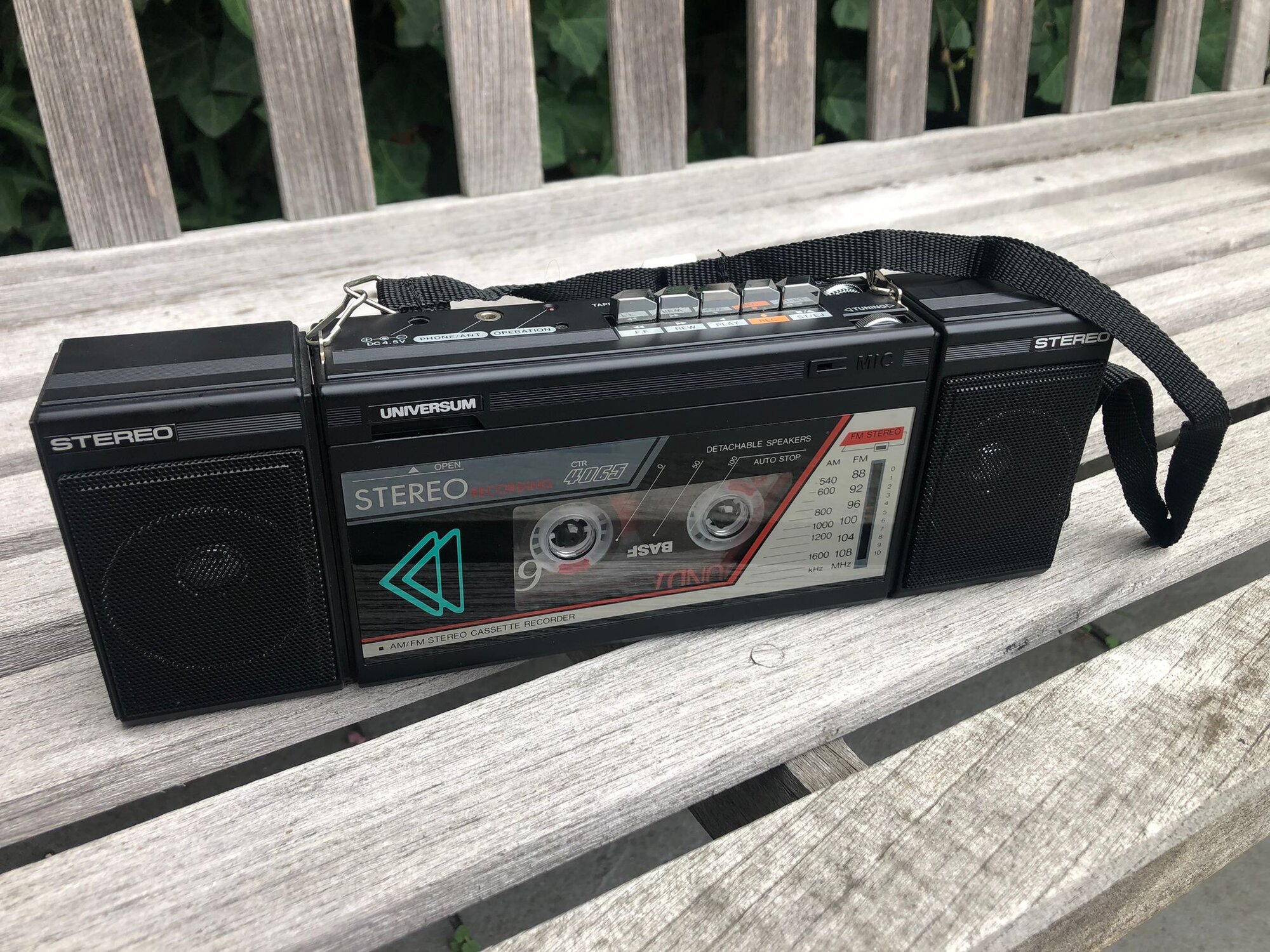 Universum CTR-4065.jpg