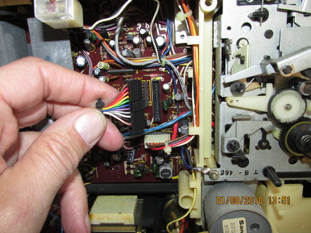 IMG_9003 Sharp GF-8585 X GF-8585X plug speaker wire.JPG