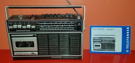 Telefunken Bajazzo Compact 102 C & Box & Manual.jpg