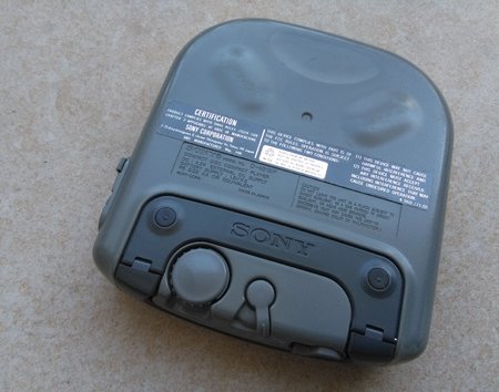 SONY D-451 SPORTS DISCMAN.jpg