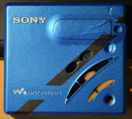 5_BlackDecalSilverSony2.PNG
