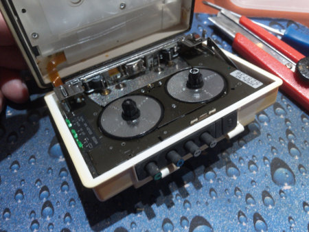 SONY WM-F107 restoration 06.jpg