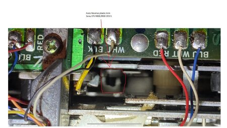 Tape Mech showing broken Auto reverse arm.jpg