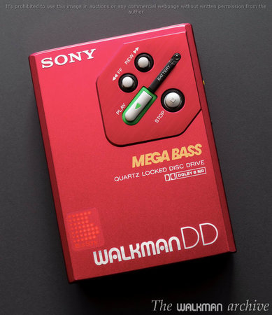 SONY Walkman WM-DD30 Red 04.jpg