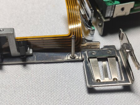 7 - pinch roller assy installation.jpg