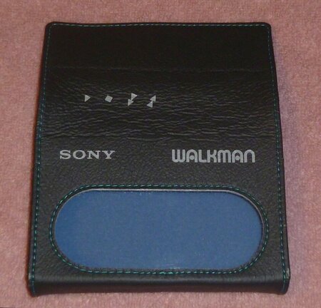 Sony LC-W10 Case For WM-10 02.jpg