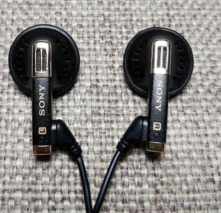 MDR-E464.jpg