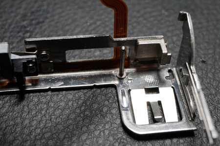 40 - Roller bracket pin.JPG