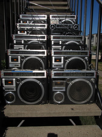 IMG_2074 side ways view 4 Victor 5 JVC RC 550 Boombox9.JPG