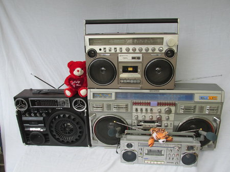 IMG_0208 Goldstar TSR-641 Boombox9 Conion C-100F Sanyo M7900K.JPG