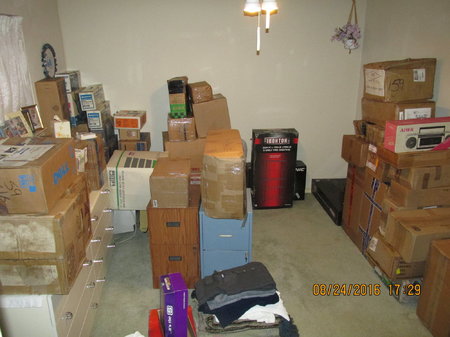 IMG_4861 Geust room before shelves boombox move in.JPG