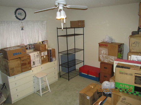 IMG_4863 Geust room shelf boombox move in.JPG