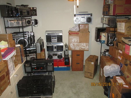 IMG_4882 Guest room shelf 15 Sept 2016 boombox movin in.JPG