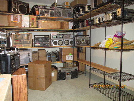 IMG_4928 Guest room shelves 25 Sept 2016 boombox movin in.JPG