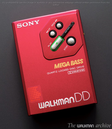 SONY Walkman WM-DD30 Red 04.jpg