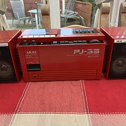 Akai PJ35