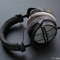 Headphones Beyerdynamic DT990 02