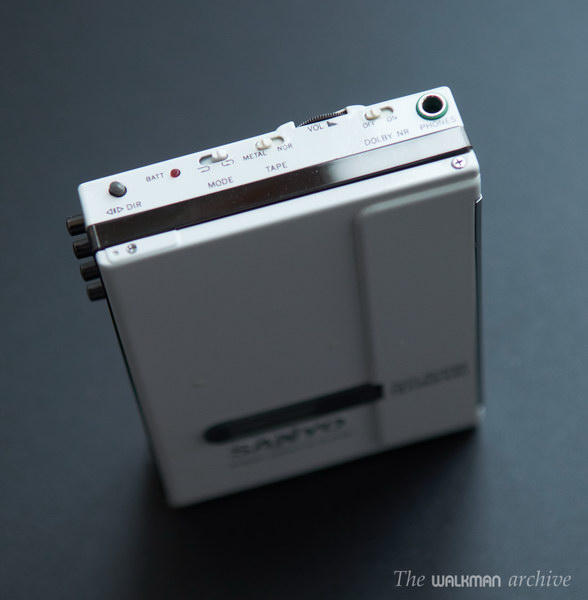 SANYO Walkman JJ-P4 White Vender 02