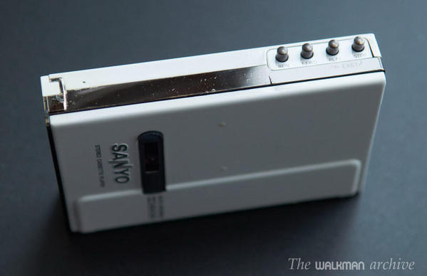 SANYO Walkman JJ-P4 White Vender 03