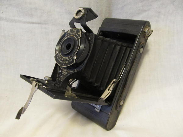 IMG_0542 angled Kodak Hawk-Eye Model B 6x9