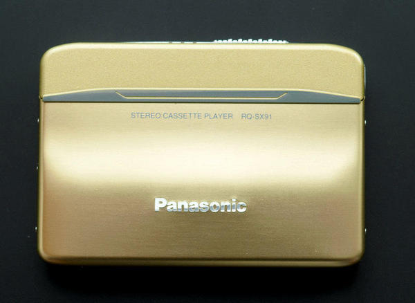 Panasonic Walkman RQ-SX91 Gold 01