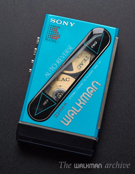 SONY Walkman WM-101 Cyan 01