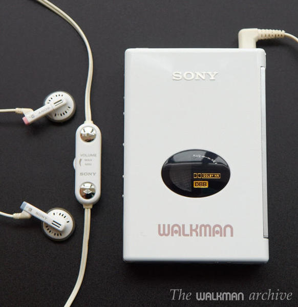 SONY Walkman WM-509 White 10