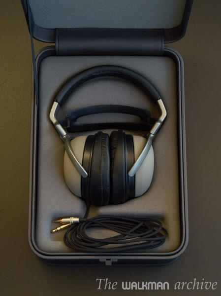 SONY Headphones MDR-3000 03