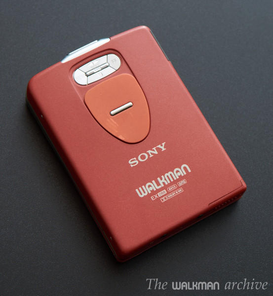 SONY WM-EX1 Red 02